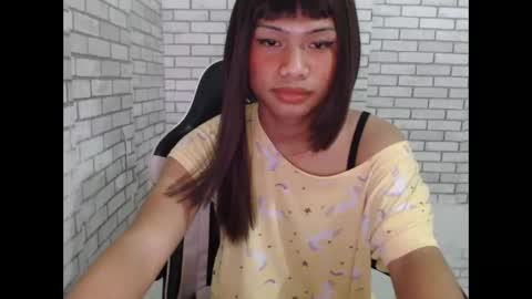 Snapshot of hoelyrafaela chatting on 05-22-26, 03:06 Rafaela3 online show from 05-22-26, 03:06