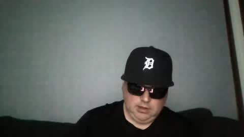 holden_minutz online show from 04-15-26, 07:59