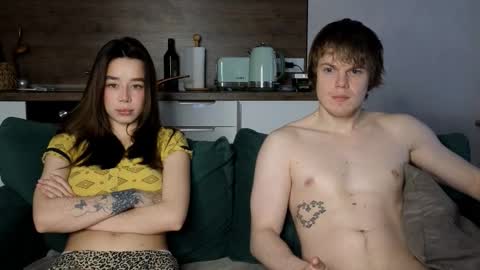 Snapshot of holdonbitch chatting on 11-16-25, 06:30 Misha and Stacy online show from 11-16-25, 06:30