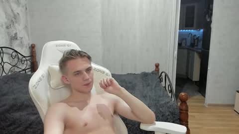 Snapshot of holiday_boys chatting on 09-08-25, 08:41 Extaz  Athrey  Howard online show from 09-08-25, 08:41