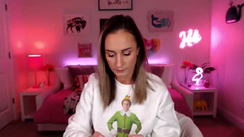 Holi Hurricane online show from 11-16-25, 05:02