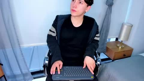 Holland online show from 06-12-26, 12:26