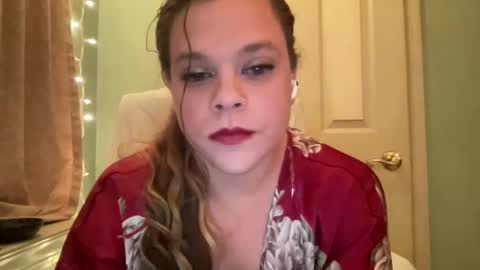 Snapshot of holly23hopefull chatting on 12-14-24, 09:51 Hollys Drive threw Side Of CB. online show from 12-14-24, 09:51