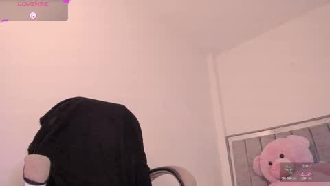 holly_16 online show from 03-23-26, 02:04