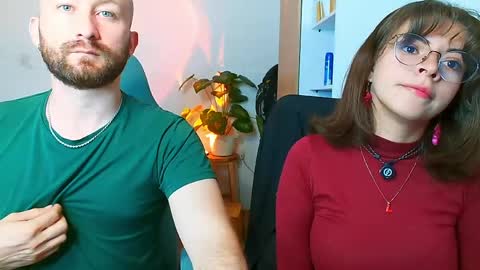 Holly and Honey online show from 05-08-26, 10:26
