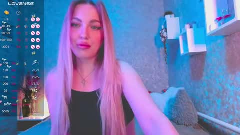 holly_molly8 online show from 12-21-24, 08:54