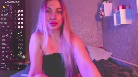 holly_molly8 online show from 01-12-25, 08:36