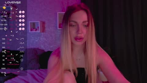 holly_molly8 online show from 02-06-25, 11:15