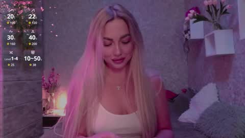 holly_molly8 online show from 09-11-25, 03:34