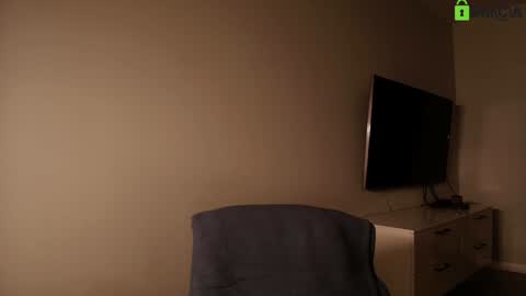 hollyextra online show from 11-18-25, 10:47