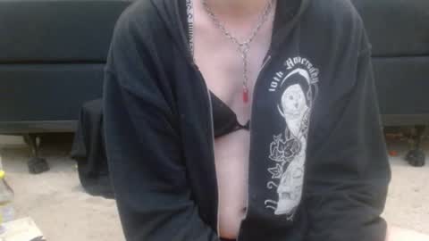 Holly Hawkes online show from 03-11-25, 10:31