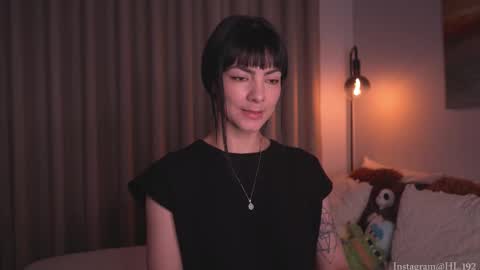 Holly Linder online show from 11-05-25, 01:38