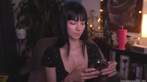 Holly Linder online show from 12-03-25, 01:57