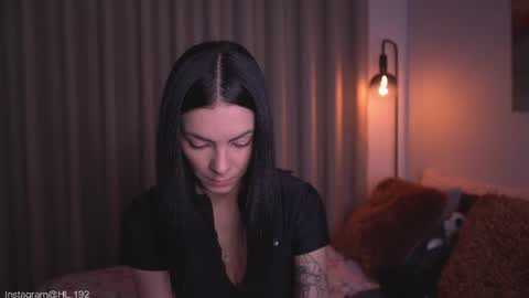 Holly Linder online show from 06-25-26, 01:49