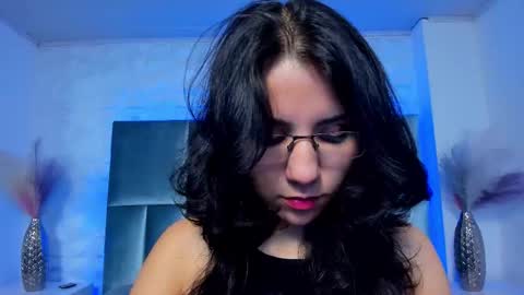 hollypeach_ online show from 11-24-25, 08:08