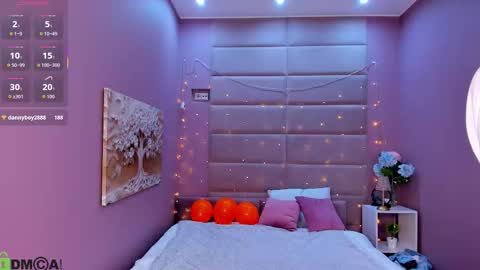 Holly online show from 10-30-25, 08:49