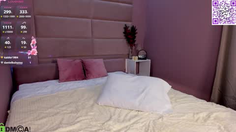 Holly online show from 02-08-26, 01:42