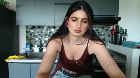 hollyshit_ online show from 04-18-26, 06:45