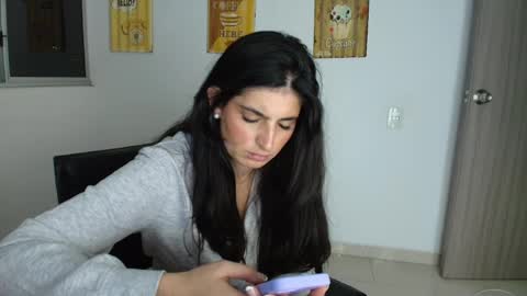 hollyshit_ online show from 05-20-26, 12:50