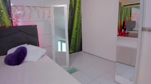 HollyTaillor online show from 09-09-25, 05:29