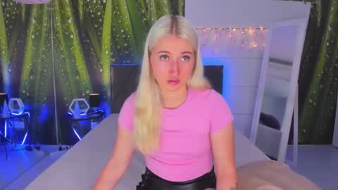 HollyTaillor online show from 09-20-25, 04:57