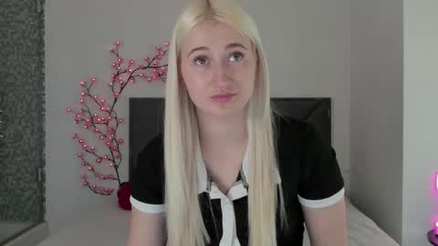 HollyTaillor online show from 03-22-26, 01:25