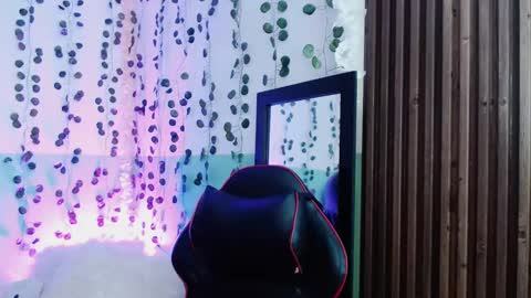 holly online show from 12-12-24, 10:09