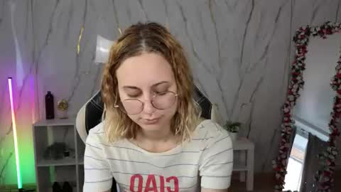 Snapshot of hollyy_pollyyyy chatting on 07-31-26, 02:22 Polly online show from 07-31-26, 02:22