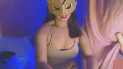holy_goddessawomanxxx online show from 05-18-26, 01:17
