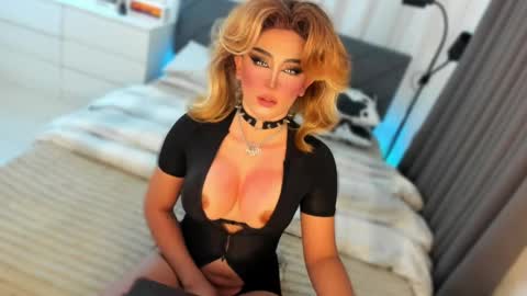 Snapshot of holy_grantqueenx chatting on 06-03-26, 12:02 Miss Gia online show from 06-03-26, 12:02