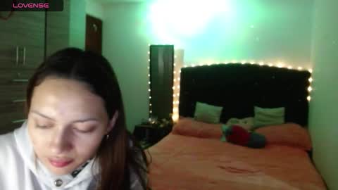 Juli online show from 10-17-25, 04:15