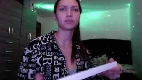holy_julii online show from 06-11-26, 04:43