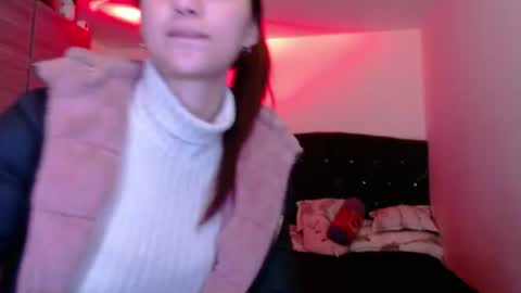 holy_julii online show from 06-13-26, 04:10