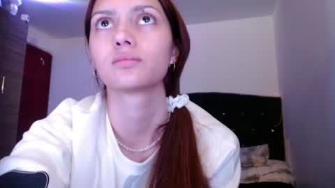 holy_julii online show from 06-20-26, 03:31