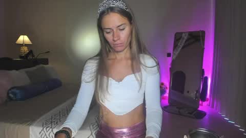 Snapshot of holy_khloe chatting on 05-02-26, 02:16 Kira Purrr online show from 05-02-26, 02:16