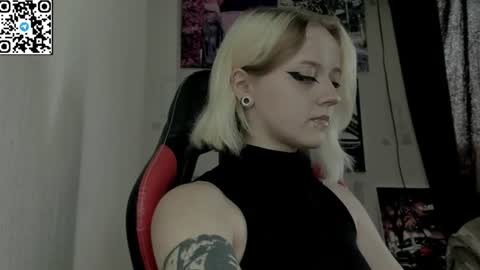 Snapshot of holy_mistresss chatting on 07-12-26, 08:27 holy_mistresss online show from 07-12-26, 08:27