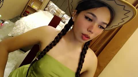 holy_molly1 online show from 05-24-26, 03:00