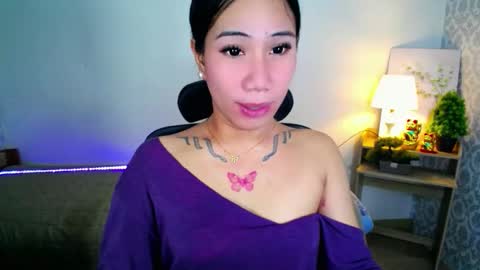 holy_samyx online show from 10-12-25, 01:37