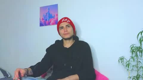 Snapshot of holy_taby_ chatting on 05-09-26, 09:14 online show from 05-09-26, 09:14