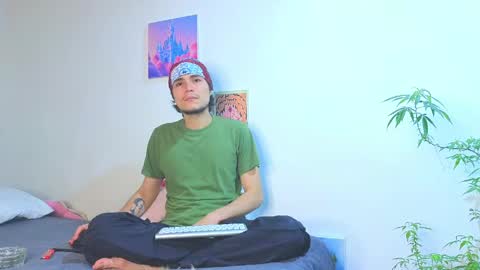 Snapshot of holy_taby_ chatting on 05-13-26, 06:33 online show from 05-13-26, 06:33