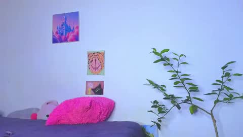 Snapshot of holy_taby_ chatting on 05-17-26, 06:37 online show from 05-17-26, 06:37