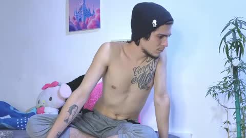 Snapshot of holy_taby_ chatting on 05-20-26, 03:34 online show from 05-20-26, 03:34