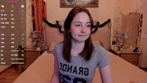 holybabydoll online show from 12-18-25, 11:49