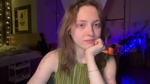 Snapshot of holydori chatting on 04-23-26, 08:33 dori not holy get my tg channel with link from description under last photo online show from 04-23-26, 08:33