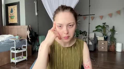 Snapshot of holydori chatting on 05-24-26, 07:57 dori not holy get my tg channel with link from description under last photo online show from 05-24-26, 07:57