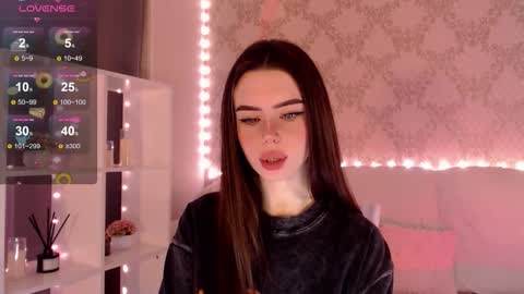 Snapshot of holymiax chatting on 10-17-25, 03:42 Mia online show from 10-17-25, 03:42