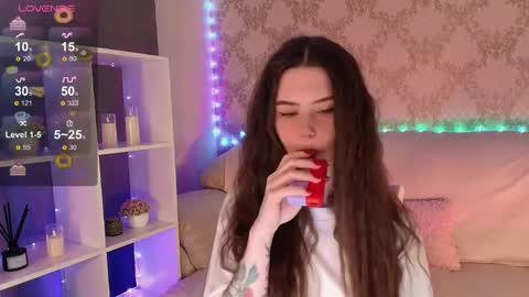 Mia online show from 06-05-26, 03:46
