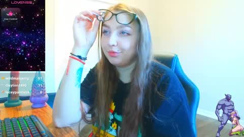 Snapshot of holyweed420 chatting on 12-20-24, 09:28 Viktoria online show from 12-20-24, 09:28