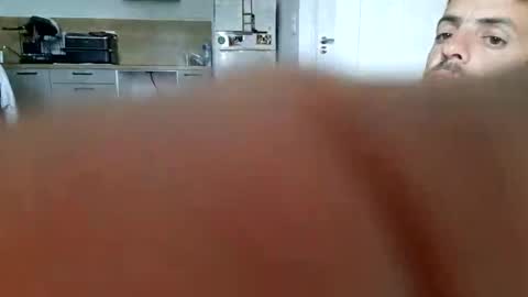 Snapshot of hommebi640 chatting on 05-18-26, 07:36 hommebi640 online show from 05-18-26, 07:36