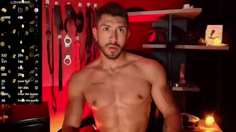 Homme Erotic  Chris online show from 12-21-25, 01:57